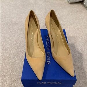 Stuart Weitzman Beige Suede Power Pump Size 8AA   NEW